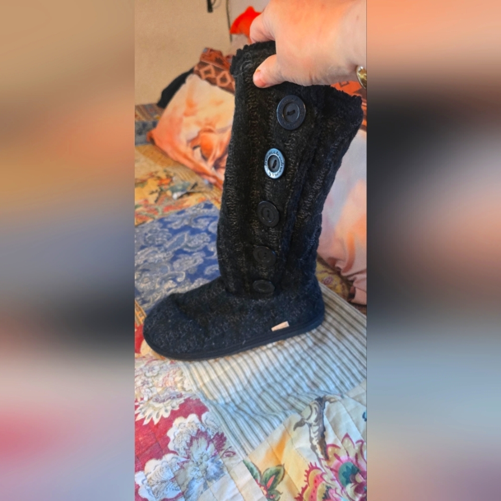Muk Luks Women's Black Knit Moccasin Boots